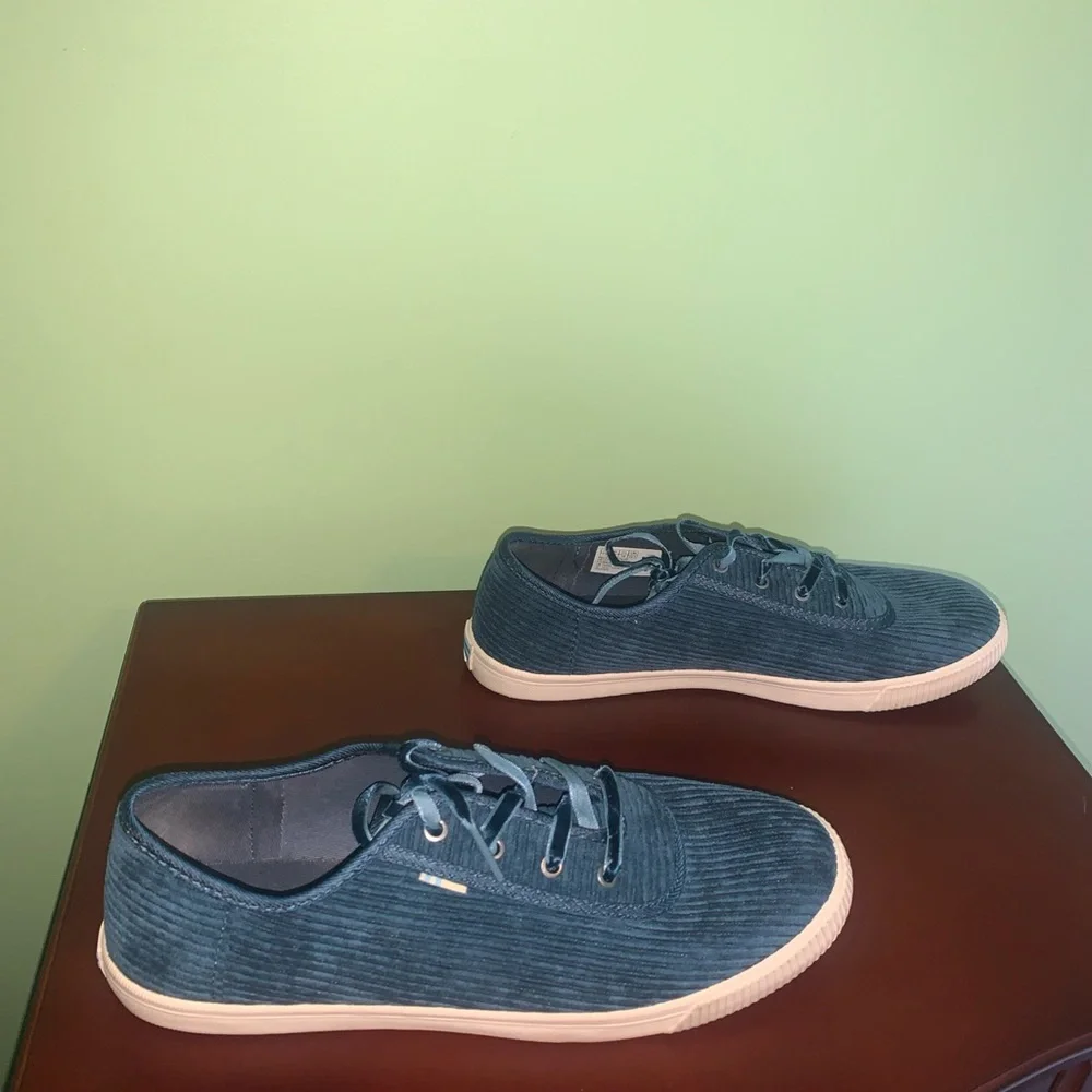 Tom's Teal Corduroy Comfort Sneakers Topanga Preppy Shoes Size 7.5 Velvet Blue